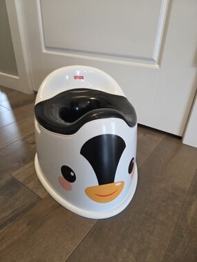 Fisher-Price Penguin Potty Toddler Training Chair Toilet - Like New Condition